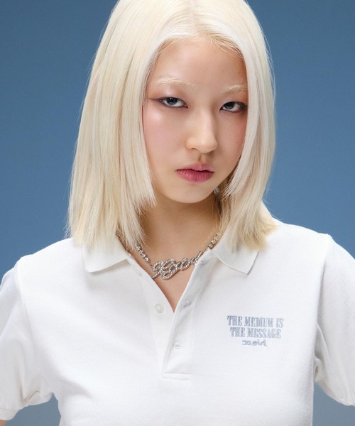 X-girl(エックスガール)の「RHINESTONE CURSIVE LOGO NECKLACE(ネックレス・レディース・シルバー・ONE SIZE)」の12枚目の写真