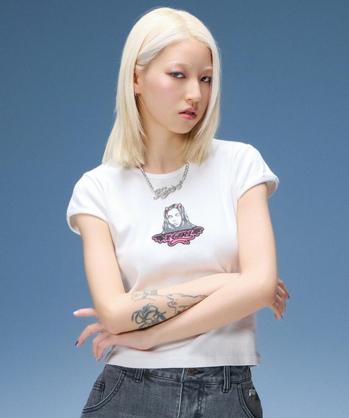 X-girl(エックスガール)の「RHINESTONE CURSIVE LOGO NECKLACE(ネックレス・レディース・シルバー・ONE SIZE)」の13枚目の写真