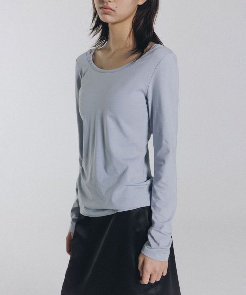ANDNEEDS(アンドニーズ)の「Soft strap long sleeve (light blue)(Tシャツ/カットソー・レディース・その他・FREE)」の3枚目の写真