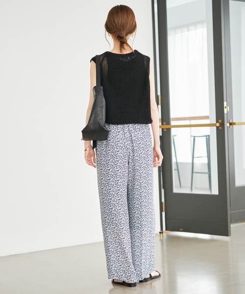 SLOBE IENA(スローブイエナ)の「《36サイズのみWEB限定》Blue Flowerパンツ(その他パンツ・レディース・ブルー系その他・38/40/36)」の4枚目の写真