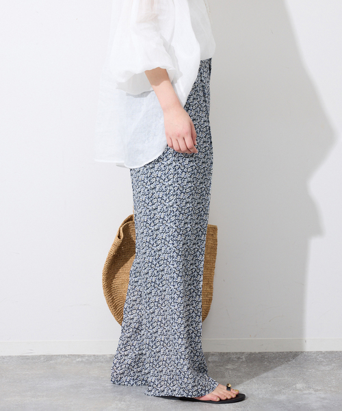 SLOBE IENA(スローブイエナ)の「《36サイズのみWEB限定》Blue Flowerパンツ(その他パンツ・レディース・ブルー系その他・38/40/36)」の22枚目の写真