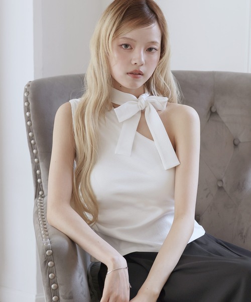 MSGirl(エムエスジーガール)の「ワンショルダーカップ付きリボントップス(Tシャツ/カットソー・レディース・ホワイト/ブラック・S/M/L)」の2枚目の写真