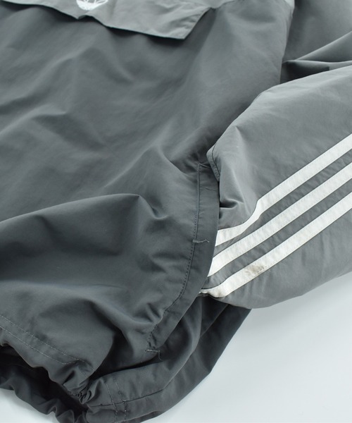 NIKE（ナイキ）の「【USED】adidas トラックプルオーバー（ナイロンジャケット・メンズ・グレー・LARGE）」の3枚目の写真