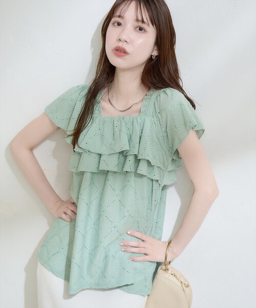 natural couture（ナチュラルクチュール）の「ポコポコカットフリルキャミ（シャツ/ブラウス・レディース・レッド/ミント/ブラック/アイボリー・FREE）」の4枚目の写真