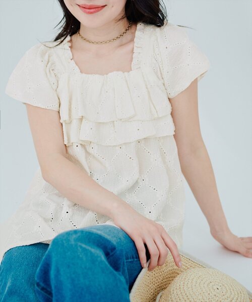 natural couture（ナチュラルクチュール）の「ポコポコカットフリルキャミ（シャツ/ブラウス・レディース・レッド/ミント/ブラック/アイボリー・FREE）」の12枚目の写真