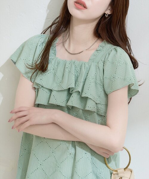 natural couture（ナチュラルクチュール）の「ポコポコカットフリルキャミ（シャツ/ブラウス・レディース・レッド/ミント/ブラック/アイボリー・FREE）」の22枚目の写真