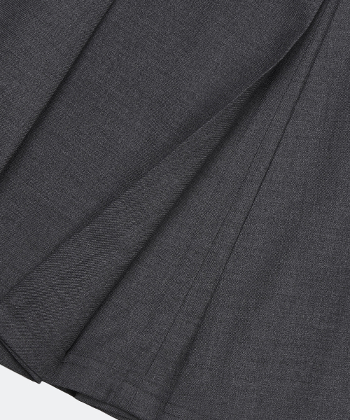 YUJI(ユジ)の「MIDI PLEATED SKIRT GREY(スカート・レディース・グレー・SMALL/MEDIUM/X-SMALL)」の5枚目の写真
