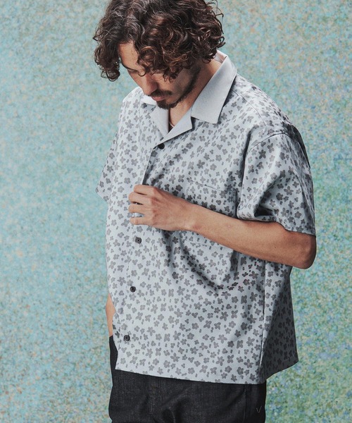 THEOREM(セオレム)の「mhs2631- Leopard×Flower Printed SS Shirt シャツ(TRM26-T048S)(シャツ/ブラウス・メンズ・ベージュ/チャコール/サックスブルー・XL/L/M)」の5枚目の写真
