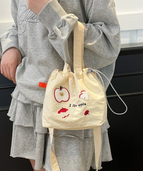 FREE STYLISTS（フリー スタイリスト）の「Y2K ミニサコッシュ ショルダーバッグ（ショルダーバッグ・レディース・ブラック系その他/グレー/ブラック/ライトブルー/ワイン/ベージュ/ネイビー/イエロー・FREE）」の4枚目の写真