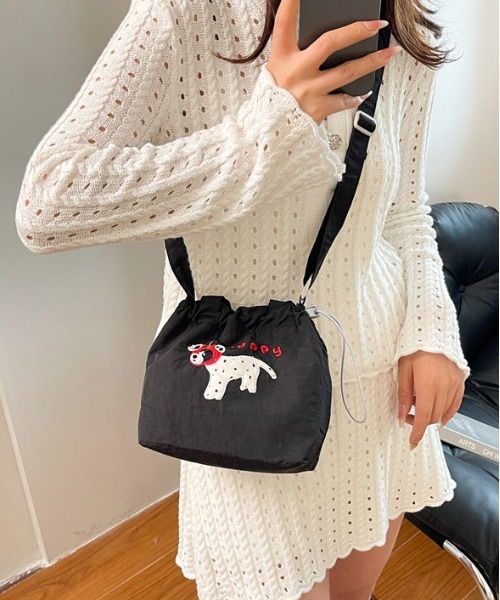 FREE STYLISTS（フリー スタイリスト）の「Y2K ミニサコッシュ ショルダーバッグ（ショルダーバッグ・レディース・ブラック系その他/グレー/ブラック/ライトブルー/ワイン/ベージュ/ネイビー/イエロー・FREE）」の2枚目の写真