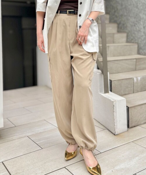 NOLLEY’S(ノーリーズ)の「《セットアップ対応》ウォッシャブルサンドウォッシュカーゴパンツ(カーゴパンツ・レディース・ベージュ/チャコールグレー・38/36)」の2枚目の写真