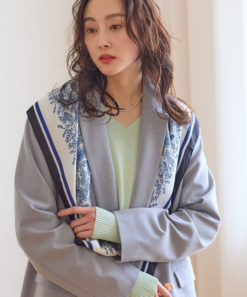 Elura(エルーラ)の「アソート大判スカーフ/682587(ストール/ショール・レディース・ブラウン系その他2/ブラック/ブルー/チャコールグレー/ネイビー/オレンジ・FREE)」の4枚目の写真