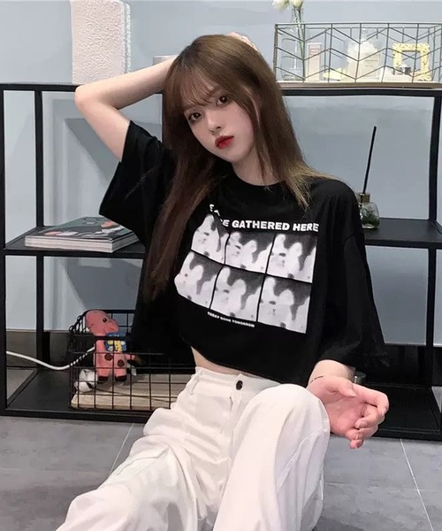 shopnikoniko(ショップニコニコ)の「プリントTシャツ 半袖 ショート丈 フォトプリント 韓国 y2k クロップド丈 モノクロプリント Tシャツ(Tシャツ/カットソー・レディース・ホワイト/ブラック・フリー)」の4枚目の写真