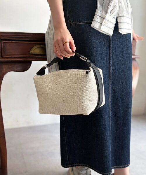 Chez toi（シェトワ）の「キャンバス見え合皮2WAYBAG（トートバッグ・レディース・ベージュ/ホワイト/ブラック・FREE）」の2枚目の写真