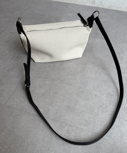 Chez toi（シェトワ）の「キャンバス見え合皮2WAYBAG（トートバッグ・レディース・ベージュ/ホワイト/ブラック・FREE）」の11枚目の写真