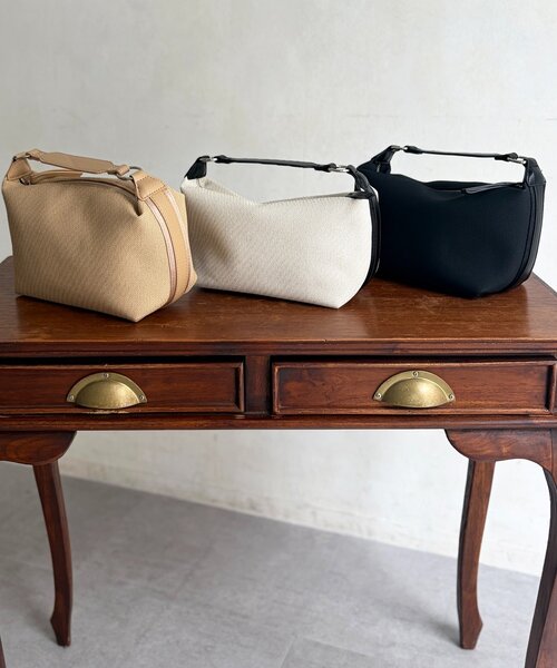Chez toi（シェトワ）の「キャンバス見え合皮2WAYBAG（トートバッグ・レディース・ベージュ/ホワイト/ブラック・FREE）」の17枚目の写真