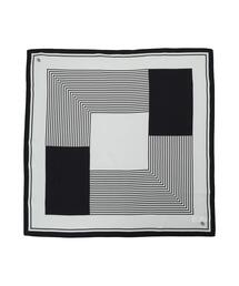 Te chichi（テチチ）の「ストライプスクエアシルクスカーフ（ネックレス）」