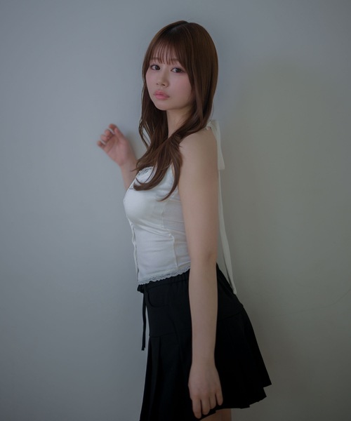 M DOLLY(エムドリー)の「Lace nora halter neck tops / レースノラホルターネックトップス(Tシャツ/カットソー・レディース・ブラック/ホワイト・FREE)」の1枚目の写真