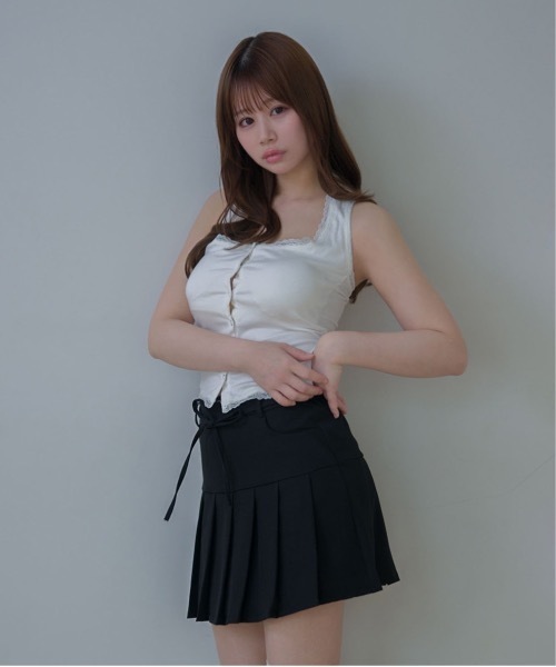 M DOLLY(エムドリー)の「Lace nora halter neck tops / レースノラホルターネックトップス(Tシャツ/カットソー・レディース・ブラック/ホワイト・FREE)」の3枚目の写真