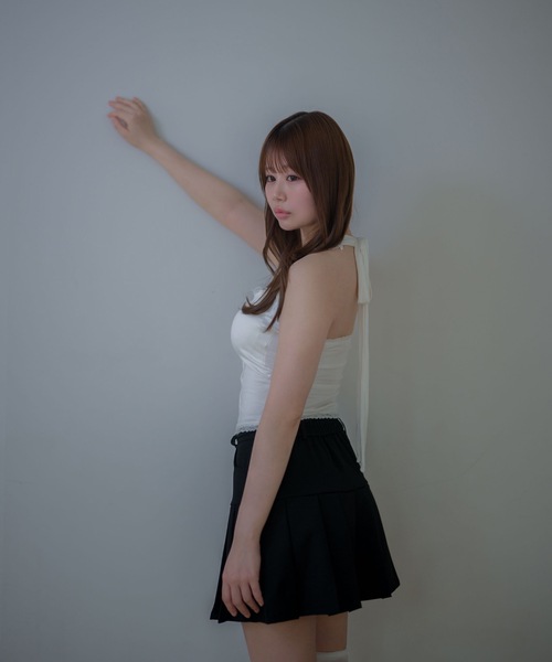 M DOLLY(エムドリー)の「Lace nora halter neck tops / レースノラホルターネックトップス(Tシャツ/カットソー・レディース・ブラック/ホワイト・FREE)」の6枚目の写真
