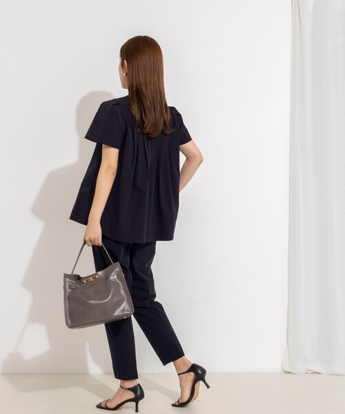 NOLLEY’S(ノーリーズ)の「《撥水/セットアップ対応》ウォッシャブルアクティブストレッチタックブラウス(シャツ/ブラウス・レディース・ベビーピンク/オフホワイト/ネイビー・38)」の7枚目の写真