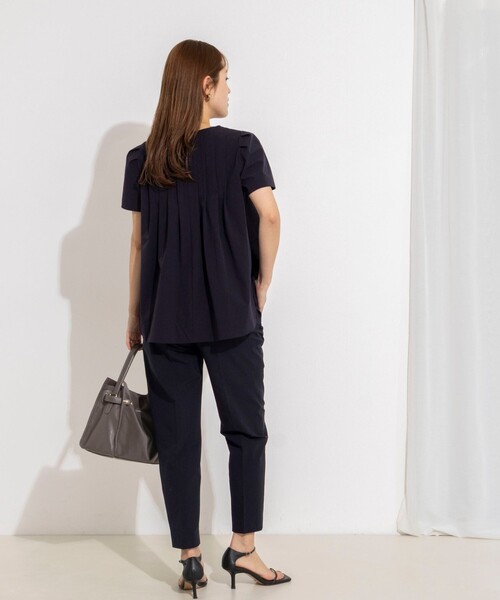 NOLLEY’S(ノーリーズ)の「《撥水/セットアップ対応》ウォッシャブルアクティブストレッチタックブラウス(シャツ/ブラウス・レディース・ベビーピンク/オフホワイト/ネイビー・38)」の8枚目の写真