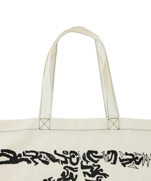 M TO R(ムウトアール)の「MUU STORE LOGO PRINT TOTE BAG(トートバッグ・レディース・キナリ・FREE)」の4枚目の写真