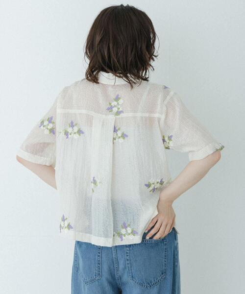 URBAN RESEARCH Sonny Label(アーバンリサーチサニーレーベル)の「フラワー刺繍ジャガードシャツ(シャツ/ブラウス・レディース・ベージュ/ブラック/オフホワイト・FREE)」の7枚目の写真