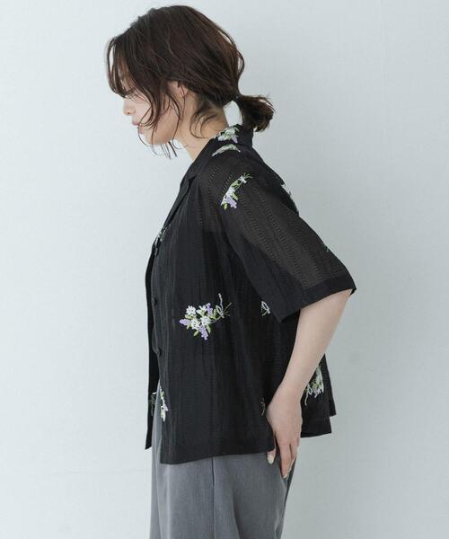 URBAN RESEARCH Sonny Label(アーバンリサーチサニーレーベル)の「フラワー刺繍ジャガードシャツ(シャツ/ブラウス・レディース・ベージュ/ブラック/オフホワイト・FREE)」の16枚目の写真