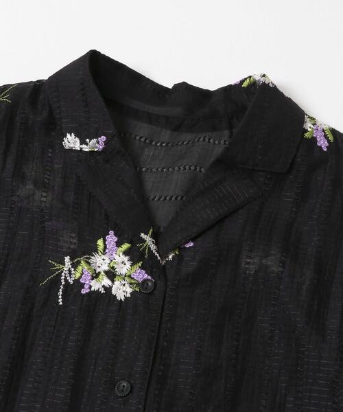 URBAN RESEARCH Sonny Label(アーバンリサーチサニーレーベル)の「フラワー刺繍ジャガードシャツ(シャツ/ブラウス・レディース・ベージュ/ブラック/オフホワイト・FREE)」の21枚目の写真