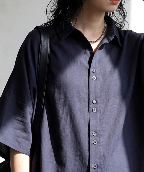 antiqua(アンティカ)の「前後差 ドルマン シャツ(シャツ/ブラウス・レディース・ブラック/ネイビー/ホワイト系その他/レッド・P/R)」の15枚目の写真