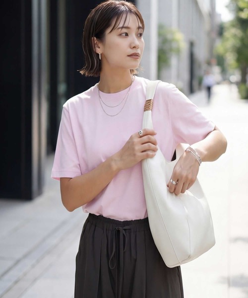 STYLE DELI（スタイルデリ）の「薄手スムースクルーネックTシャツ（Tシャツ/カットソー・レディース・イエロー/ブラック/ピンク/ホワイト・FREE）」の4枚目の写真