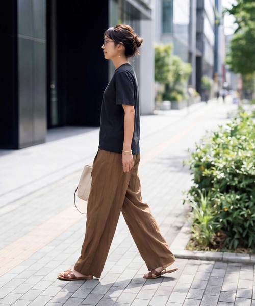 STYLE DELI（スタイルデリ）の「薄手スムースクルーネックTシャツ（Tシャツ/カットソー・レディース・イエロー/ブラック/ピンク/ホワイト・FREE）」の6枚目の写真