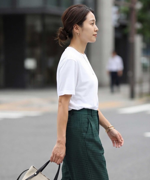 STYLE DELI（スタイルデリ）の「薄手スムースクルーネックTシャツ（Tシャツ/カットソー・レディース・イエロー/ブラック/ピンク/ホワイト・FREE）」の17枚目の写真