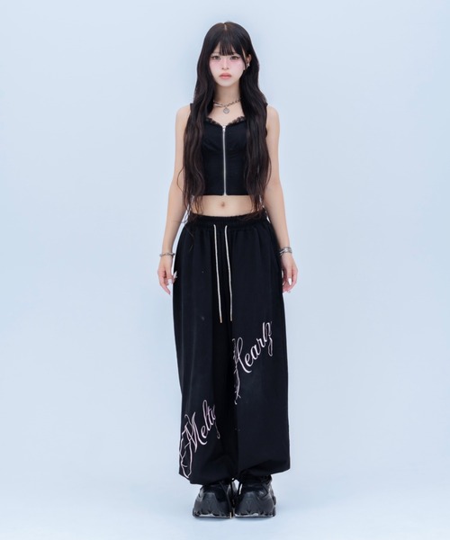 INTER FACTORY(インターファクトリー)の「AIRI ストーンコード刺繍スウェットパンツ(その他パンツ・レディース・グレー/ブラック・FREE)」の8枚目の写真
