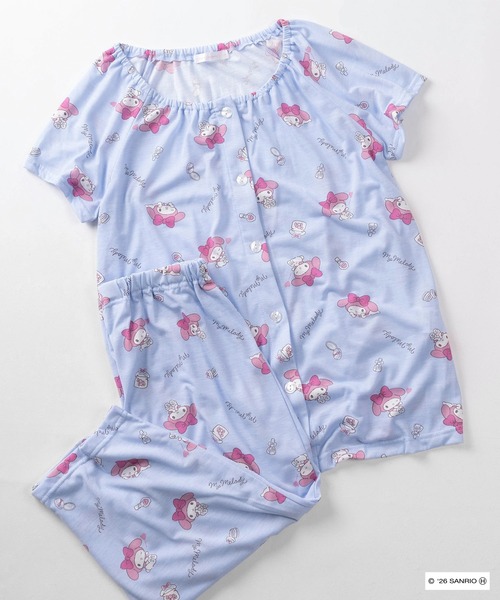 sanrio(サンリオ)の「【52】【Sanrio/サンリオ】マイメロディ クロミ 総柄 ルームウェア/パジャマ/ナイトウェア/半袖スモック&クロップドパンツ/セットアップ/2点セット/レディース(ルームウェア/パジャマ・レディース・ピンク系その他/グレー/サックスブルー/ピンク・M/L)」の3枚目の写真