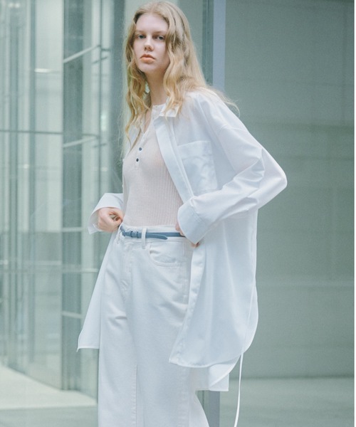 MIESROHE(ミースロエ)の「Lumishadeコードロングシャツ(シャツ/ブラウス・レディース・ホワイト/ブルー/イエロー・F)」の1枚目の写真