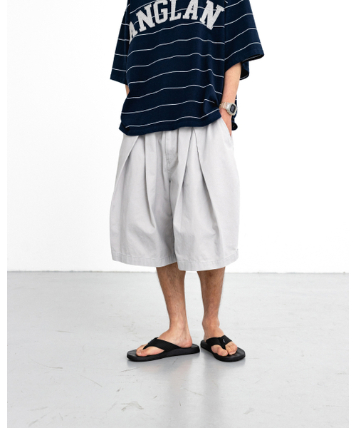 ANGLAN(アングラン)の「Cross Pleated Chino Half Pants - Light Grey(その他パンツ・メンズ・その他・ONE SIZE)」の7枚目の写真