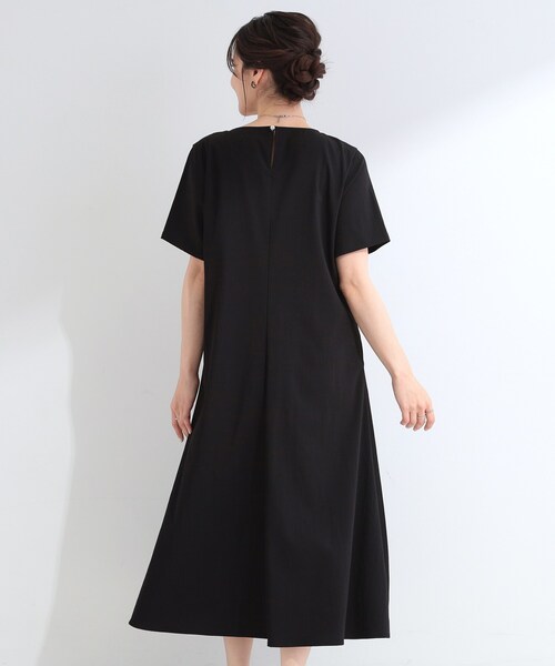 SHOO・LA・RUE（シューラルー）の「【S-LL/洗濯機可/セットアップ可】軽凛(かろりん) ひんやり切替ワンピース（ワンピース・レディース・ブラック/ブルーグリーン/オレンジ/ネイビー・02/01/04/03）」の17枚目の写真