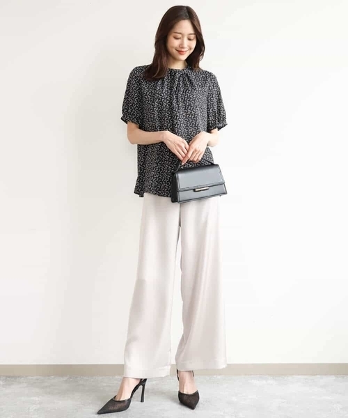 MK MICHEL KLEIN（エムケーミッシェルクラン）の「[接触冷感/洗える]リラクシーサテンワイドパンツ（その他パンツ・レディース・グレイッシュベージュ/ブラウン・38）」の13枚目の写真