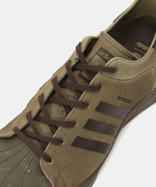 adidas Originals(アディダスオリジナルス)の「adidas Originals SST BY AVAVAV KK2724(スニーカー・メンズ・ブラウン・26.5cm/27.5cm/28.5cm/26cm/27cm/28cm)」の6枚目の写真