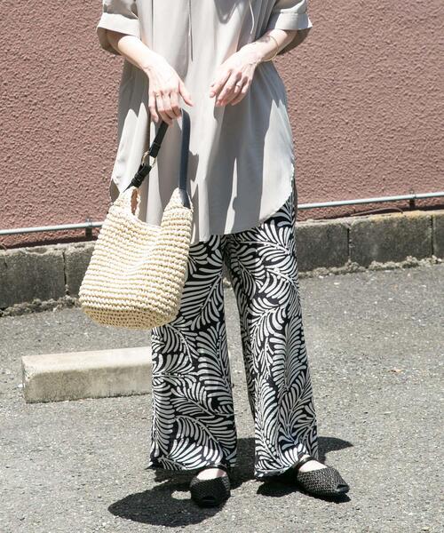 ITEMS URBANRESEARCH(アイテムズ アーバンリサーチ)の「ガライージーパンツ(その他パンツ・レディース・ブラック/ブラウン・FREE)」の1枚目の写真