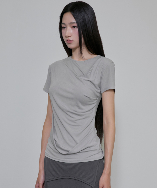 FLAREUP（フレアアップ）の「Asymmetrical Draped T-Shirt (FL-147_Gray)（Tシャツ/カットソー・レディース・ライトグレー・OS）」の6枚目の写真