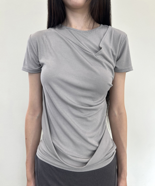 FLAREUP（フレアアップ）の「Asymmetrical Draped T-Shirt (FL-147_Gray)（Tシャツ/カットソー・レディース・ライトグレー・OS）」の11枚目の写真