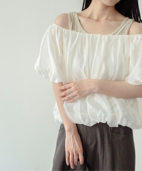 on:nue（オンニュ）の「【on:nue】[2枚セット/着用動画あり！]  シアーボリュームオフショルブラウス（シャツ/ブラウス・レディース・ホワイト/ブラック・FREE）」の10枚目の写真