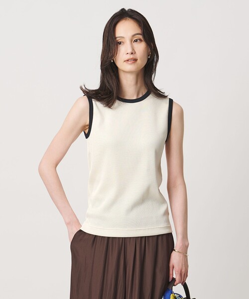 UNITED ARROWS(ユナイテッドアローズ)の「リブ バイカラーパイピング ノースリーブ Tシャツ(タンクトップ・レディース・ベージュ/ワイン/ネイビー/オフホワイト/ダークグレー・FREE)」の2枚目の写真