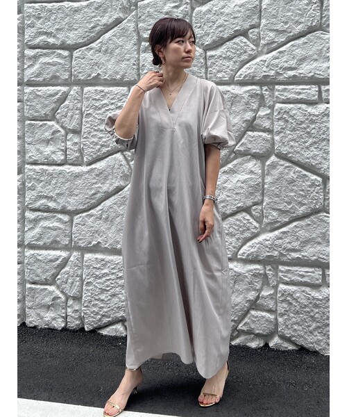 DESIGNWORKS(デザインワークス)の「【一部店舗限定】袖ボリュームリラックスワンピース(ワンピース・レディース・イエロー/ブラック/ベージュ・フリー)」の15枚目の写真