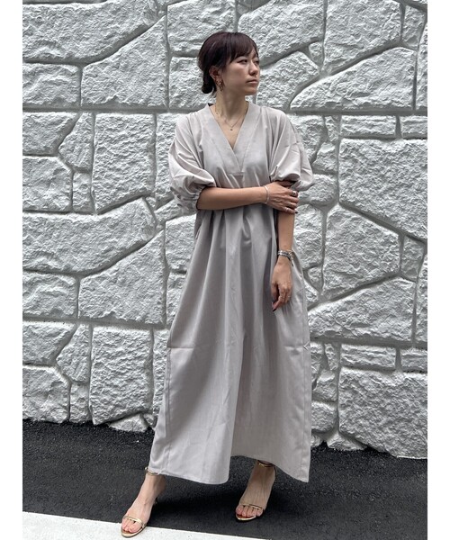 DESIGNWORKS(デザインワークス)の「【一部店舗限定】袖ボリュームリラックスワンピース(ワンピース・レディース・イエロー/ブラック/ベージュ・フリー)」の17枚目の写真