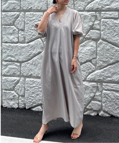 DESIGNWORKS(デザインワークス)の「【一部店舗限定】袖ボリュームリラックスワンピース(ワンピース・レディース・イエロー/ブラック/ベージュ・フリー)」の1枚目の写真