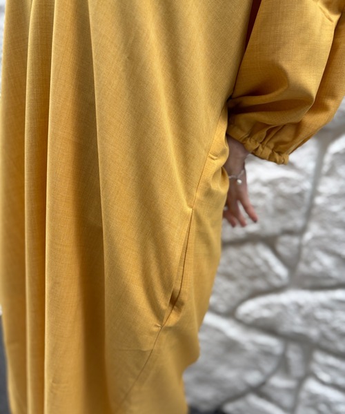 DESIGNWORKS(デザインワークス)の「【一部店舗限定】袖ボリュームリラックスワンピース(ワンピース・レディース・イエロー/ブラック/ベージュ・フリー)」の5枚目の写真